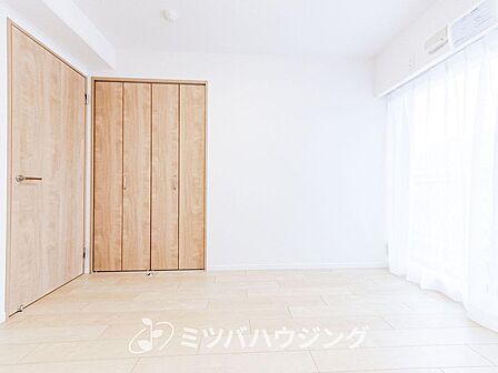 【洋室】約5.5帖
