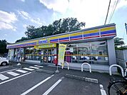 ミニストップ所沢若狭店 647m
