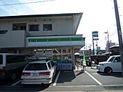 ファミリーマート 130m