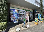ファミリーマート 狭山市駅東口店 650m