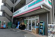 ローソンストア100新座栗原店 571m