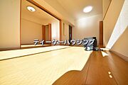 彩光をふんだんに取り入れた明るいリビングは”使いやすい形”にもこだわりました。