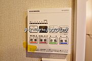 浴室暖房乾燥機がバスルーム内を換気して、カビの発生を抑えます。お洗濯物もよく乾きます。 