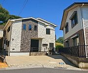 落ち着いた街にふさわしいゆとりある佇まいが、住む者に満足感と安心感を与えてくれる筈です。  