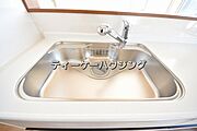 家族と触れ合いを大切にできる対面キッチンです。浄水器付きです。