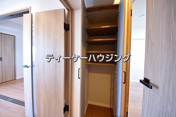 廊下に収納があ...