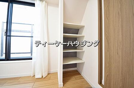 ここまでたくさん収納があれば、物が多い方でも安心ですね。