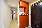 収納力たっぷり。ゆとりのシューズボックスにはママのブーツもラクラク入ります。