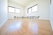 日当たり良好です。2面彩光の明るい居室。
