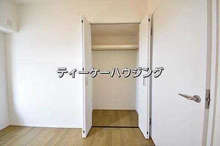 ゆとりある収納は、持ち物が多い方でもすっきりした生活を送れる筈です。