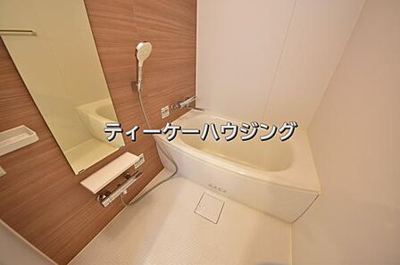 お子さんと一緒でもゆとりな広さです。快適・清潔な空間で心も体もオフになる時間を楽しんでみませんか。