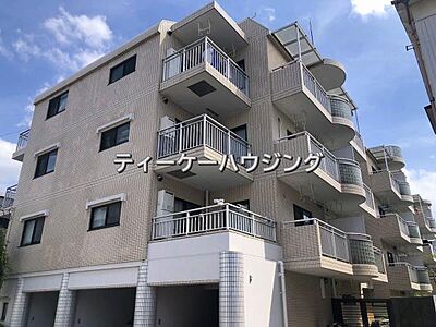 外観:落ち着いた街にふさわしいゆとりある佇まいが、住む者に満足感と安心感を与えてくれる筈です。 外観:落ち着いた街にふさわしいゆとりある佇まいが、住む者に満足感と安心感を与えてくれる筈です。