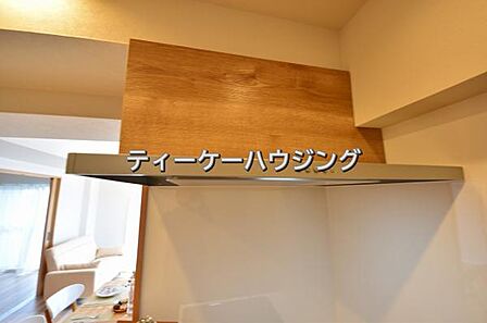 お掃除しやすくいつまでも清潔にお使いいただける手元ライト付き換気扇