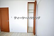 ここまでたくさん収納があれば、物が多い方でも安心ですね。