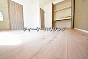 南に面した洋室は採光、通風に優れた心地よい空間です。