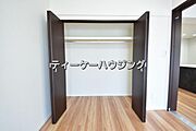 ゆとりある収納は、持ち物が多い方でもすっきりした生活を送れる筈です。