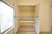 大家族にもご対応可能な大型収納が、各居室に標準装備されております。