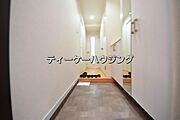 気持ちを整える場所でもある玄関。これなら、明るい気持ちで「いってきます」が言えそうですね。