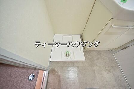 大容量の洗濯機にも対応できる洗濯機置き場を確保。