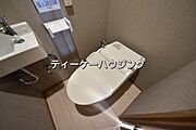 温水洗浄機能付き便座を標準装備。清潔で快適な空間を演出します。 