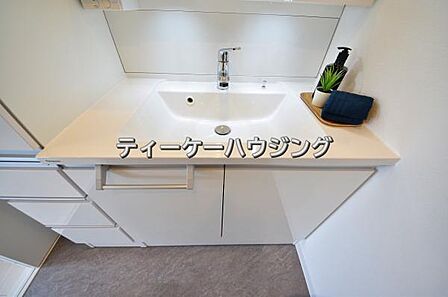 一日のスタートは清潔な洗面所から。