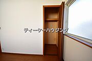 ここまでたくさん収納があれば、物が多い方でも安心ですね。