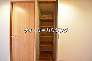 廊下に収納があると助かりますよね。
