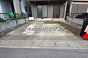 ゆとりの2台駐車可能。ご両親やお友達が訪ねて来ても安心です。