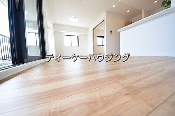 リビング/ダイニングを拡大表示