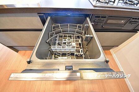 毎日使うものだから、キレイはもちろん食洗器なら除菌に手間はかかりません。お子様の食器洗いも安心。