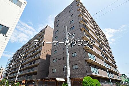 堂々とした佇まいが、住む者に満足感と安心感を与えてくれます。
