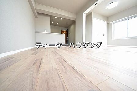 お家の中心となる大きな空間がご家族のコミュニケーションスペースになる筈です。 