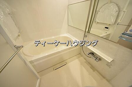 お子さんと一緒でもゆとりな広さです。快適・清潔な空間で心も体もオフになる時間を楽しんでみませんか。