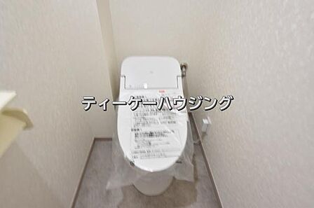 温水洗浄機能付き便座を標準装備。清潔で快適な空間を演出します。