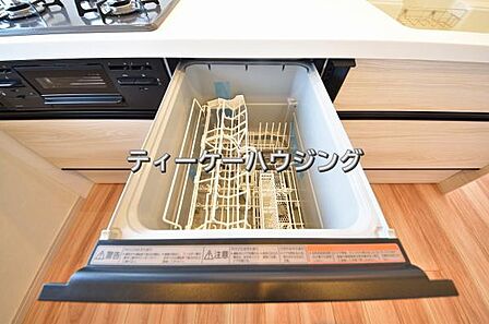 毎日使うものだから、キレイはもちろん食洗器なら除菌に手間はかかりません。お子様の食器洗いも安心。