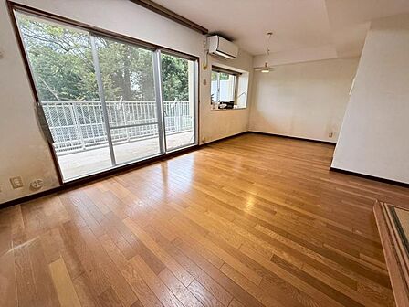 居心地良く、ご家族皆がゆったり寛げる憩いのリビングルーム