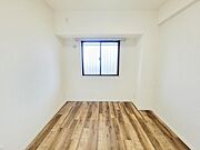 シンプルカラーの明るい洋室だからお気に入りの家具もきっと馴染みます＾＾