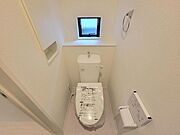 1・2階にトイレがございます！朝の忙しい時間帯も待たずにすみそうですね
