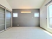 寛ぎの時間を紡ぎだす主寝室。大型ベッドを置いても余裕です。