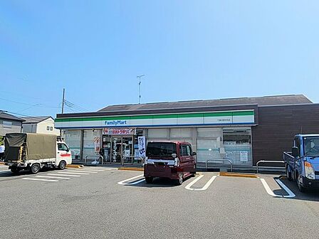 ファミリーマート千葉浜野中央店 徒歩7分。 510m