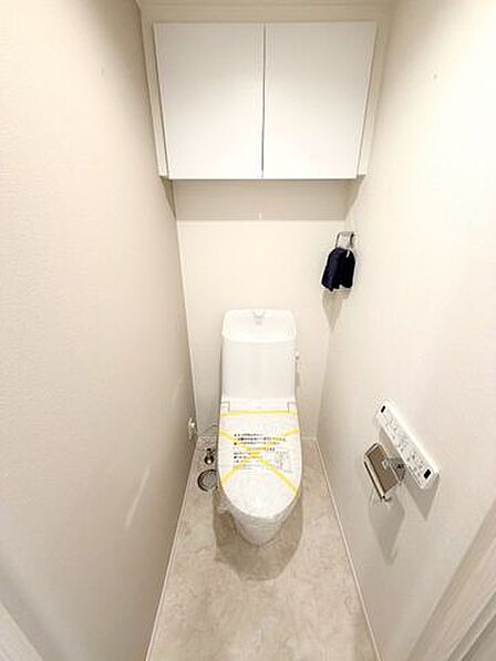 トイレも新品交換済み！ウォシュレット付の多機能便座です。