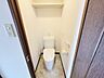 トイレ：多機能搭載型の温水洗浄付きトイレを設置しています。