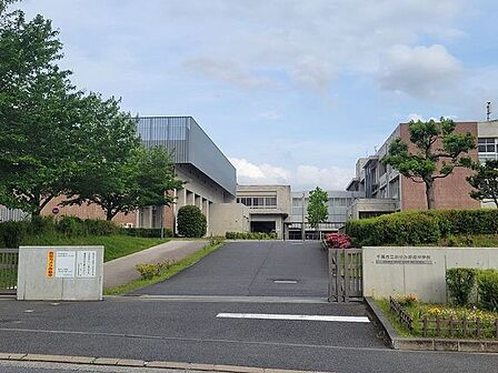 千葉市立おゆみ野南中学校 徒歩2分。 170m