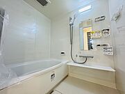 ユニットバスも新規交換。キレイなお風呂で疲れをリフレッシュ。 