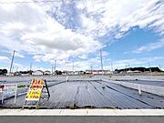 車の通りも少ない閑静な住宅地。子育てにも、第二の人生にも。 