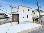 モダンな外観が、洗練された暮らしを予感させます。