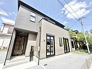 心地よい風を感じさせる、洗練された外観の住まい