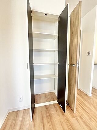 何かとものがあ...