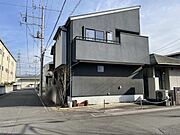モダンな外観が、都会的な暮らしを予感させる住まい