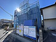 澄み渡る青空の下、確かな技術で未来を育む心地よい空間